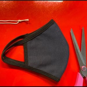 Reversible 2 layered quality mask